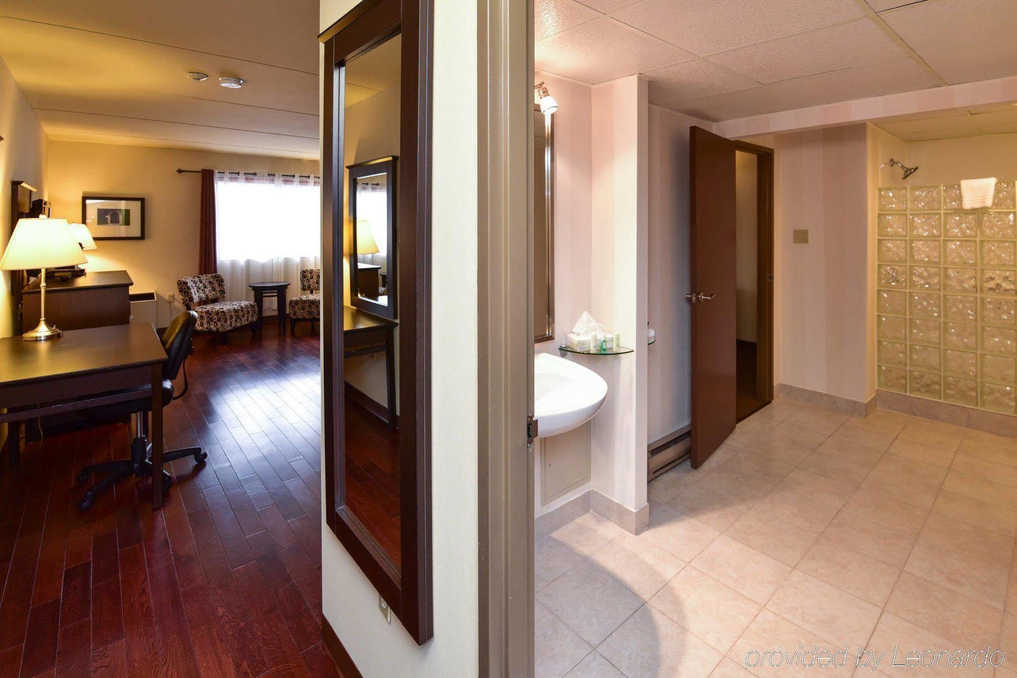 Clarion & Conference Centre 2* Pembroke